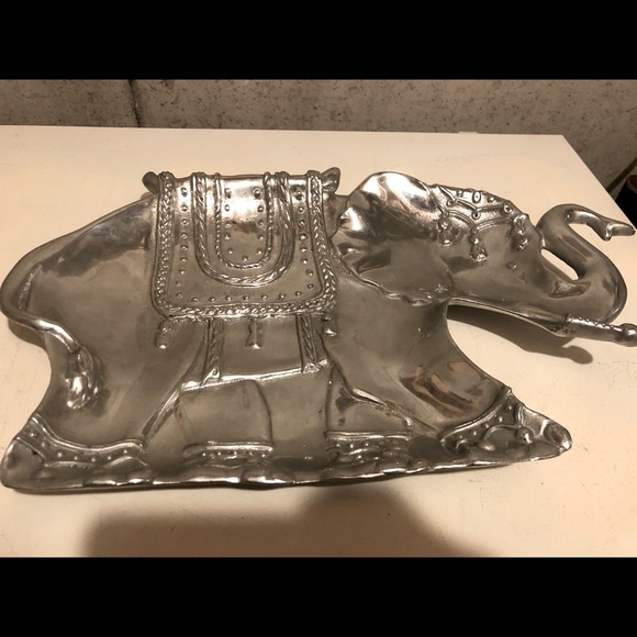 Mariposa Silver Elephant Tray - Picture 1 of 2